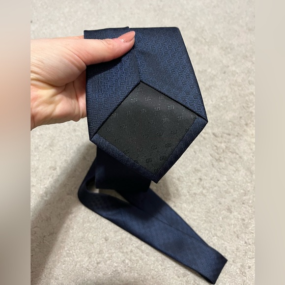 GUCCI Silk Tie Navy Blue Made in Italy - Picture 7 of 10
